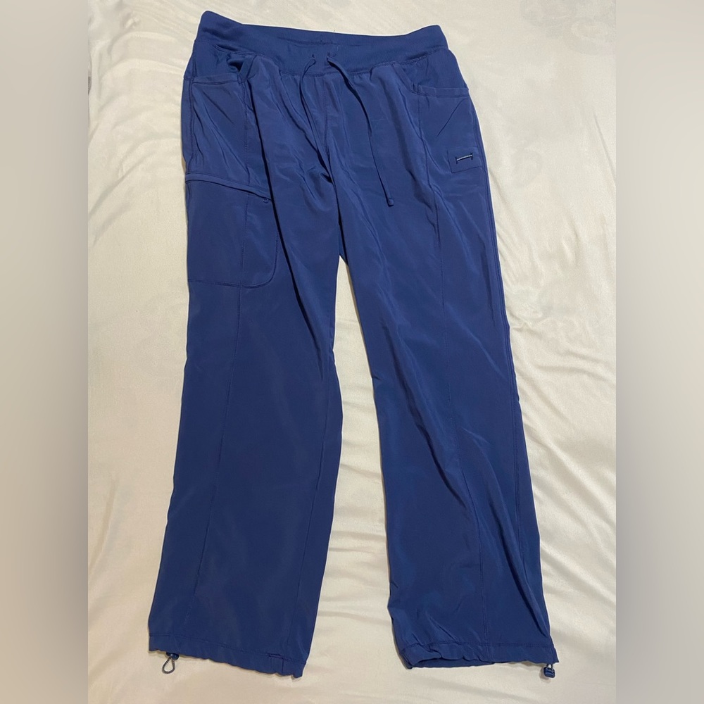 Cherokee Infinity cargo scrub pants, L